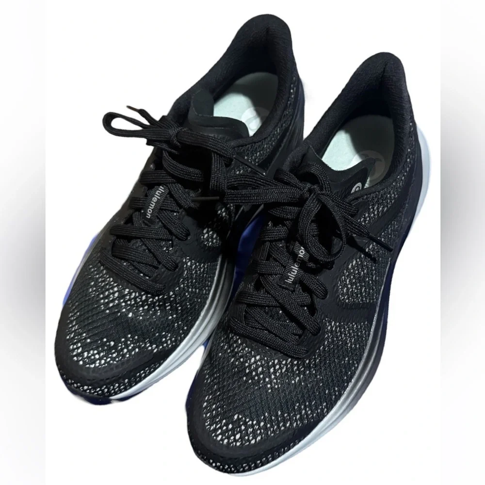 Lululemon Blissfeel 2 Women's Running Shoe *Winter Size 9 Black Silver Drop